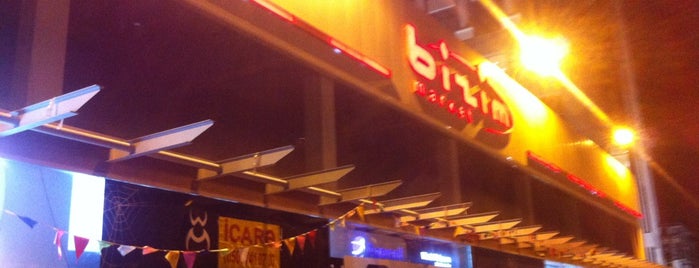 Bizim Market is one of สถานที่ที่ Kamil ถูกใจ.