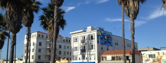 Venice Beach Suites & Hotel is one of LA: Day 2 (Venice, Santa Monica).