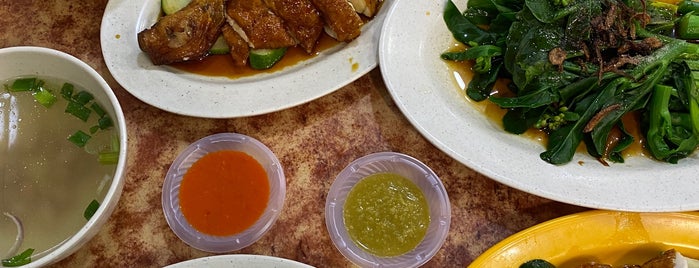 Restoran Nasi Ayam Hainan Chee Meng is one of Bib Gourmand (Michelin Guide Malaysia).