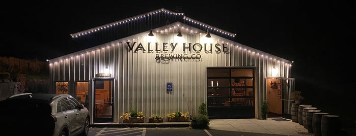 Valley House Brewing Co. is one of Locais salvos de Laura.