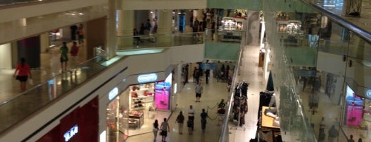 Raffles City Shopping Centre is one of Singapur.