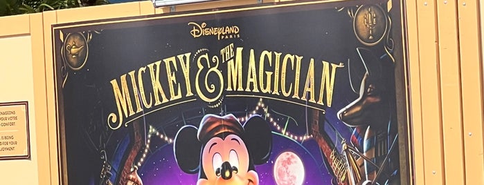 Mickey et le Magicien is one of Disneyland Paris.