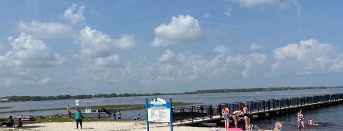 Waterfront Park is one of Lieux sauvegardés par Kimmie.