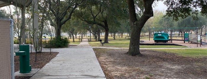 Dow Park is one of La Porte Playgrounds / kid places.