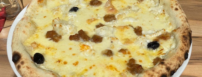 Vezzo Pizza is one of Avignon.