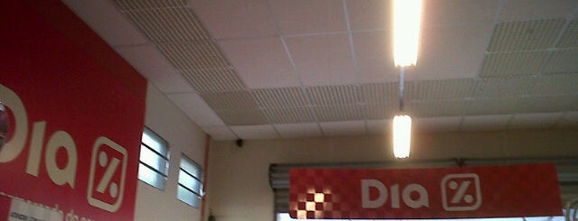 Dia Supermercado is one of Lugares favoritos de Camila.