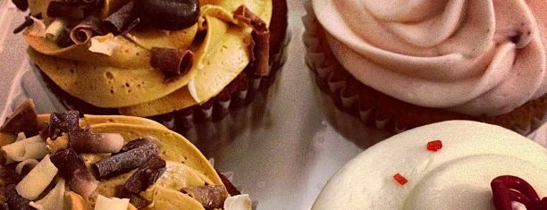 Le Sucre Cakes & Cupcakes is one of Lieux sauvegardés par Stacy.