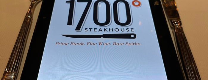 1700 Degrees Steakhouse is one of Tempat yang Disukai Amber.