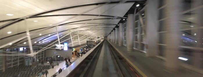 Express Tram Terminal Station is one of Petra'nın Beğendiği Mekanlar.