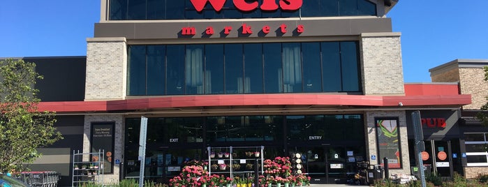 Weis Markets is one of Jenniferさんのお気に入りスポット.