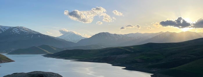 Shahrchay Lake | دریاچه سد شهرچای is one of Iran to go 2.