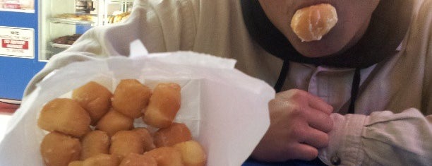 Simone's Donuts is one of Posti che sono piaciuti a Ben.