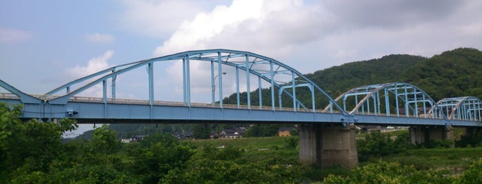雄神橋 is one of 庄川の橋.