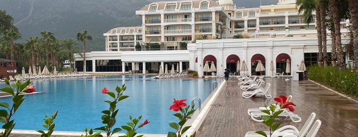Amara Premier Palace Hotel is one of MEHMET YUSUF'un Beğendiği Mekanlar.