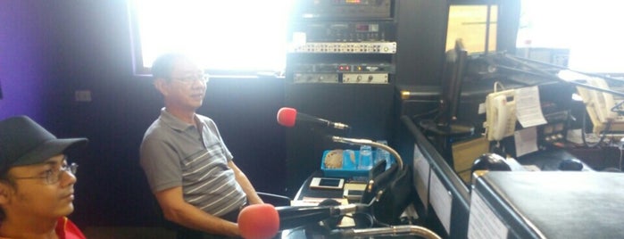 Radio Retjo Buntung is one of Radio And Tv.