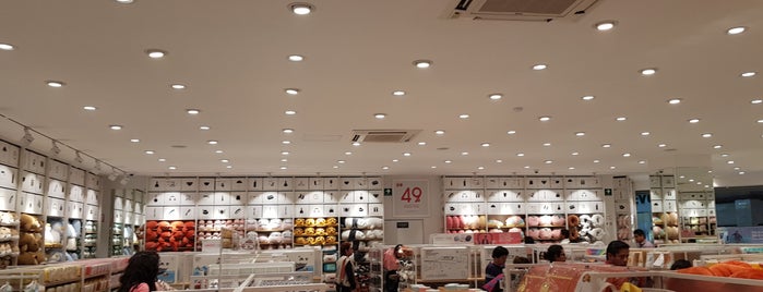 MINISO is one of Bere’s Liked Places.