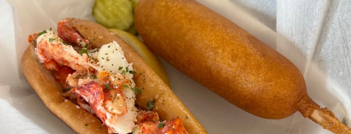 Quincy’s Original Lobster Rolls is one of LBI places we like/check out.