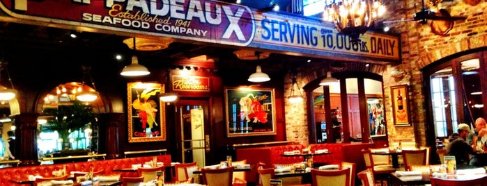 Pappadeaux Seafood Kitchen is one of Tempat yang Disukai Kevin.