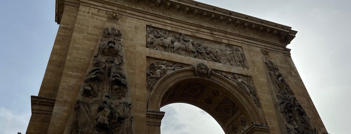 Porte Saint-Denis is one of Landmarks, Historical Sites, Parks and Museums.