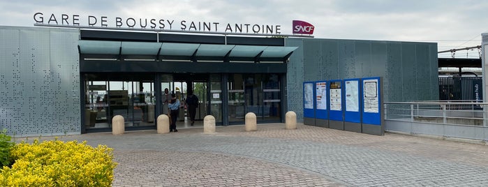 RER Boussy-Saint-Antoine [D] is one of Daily life.