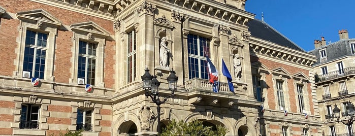 Mairie du 19e arrondissement is one of Administratif.