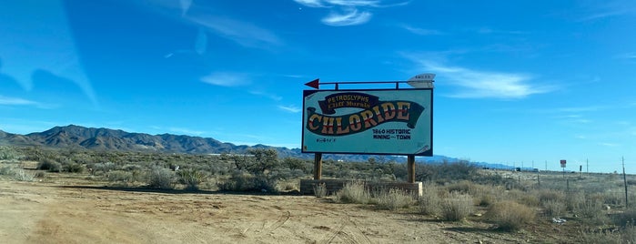 Chloride sign is one of Tempat yang Disukai L.