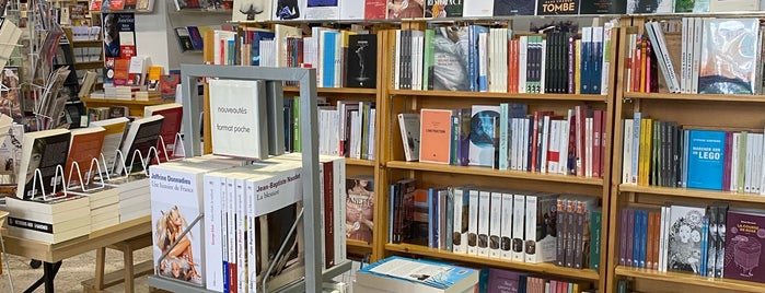 Librairie Pantoute is one of Québautum.