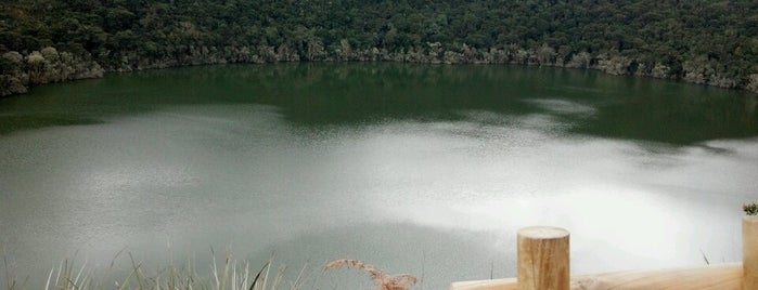 Laguna de Guatavita is one of World Ancient Aliens.