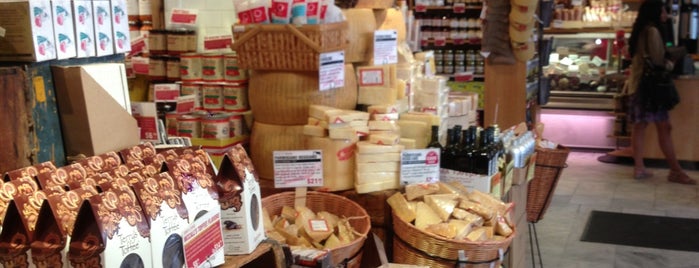Murray's Cheese is one of The 15 Best Places for Cheese Curds in New York City.