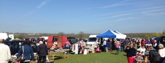 Country Market Car Boot is one of Whitehill.