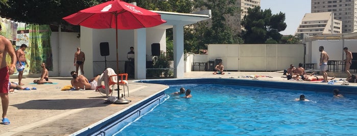 Hotel Evin Pool | استخر رو باز هتل اوین is one of Mohsen'in Kaydettiği Mekanlar.