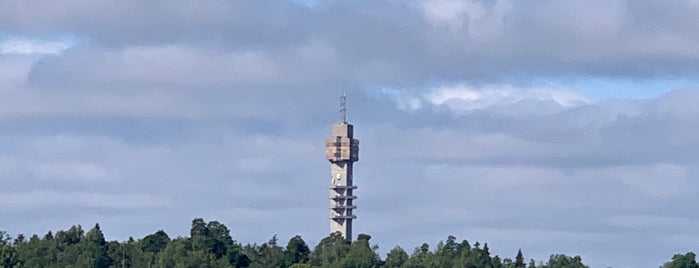 Kaknästornet is one of Stockholms blå skyltar.