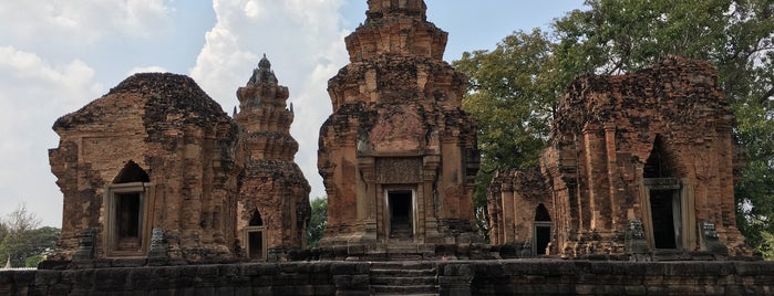 Prasat Sikhoraphum is one of Ancient Castles And Remains In Surin Province.