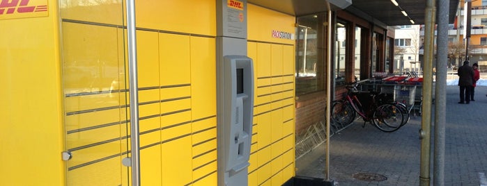 Packstation102 is one of DHL Packstationen.