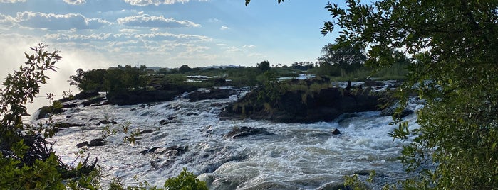 Río Zambezi is one of Зимбабве.