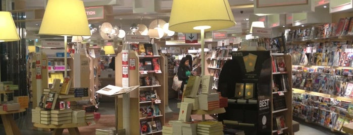 Dymocks is one of Lieux qui ont plu à Roy.