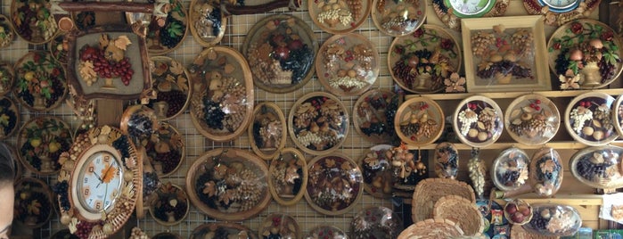 Ринок народних виробів is one of Lugares favoritos de Illia.