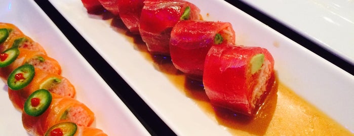 KU Sushi & Japanese Cuisine is one of Lugares favoritos de Erin.