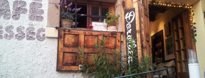 Dorothea Bistro Café is one of Tempat yang Disukai Csaba.