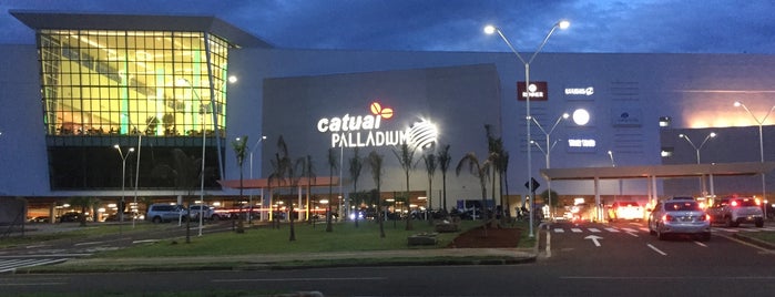 Shopping Catuaí Palladium is one of Luis Fernando : понравившиеся места.