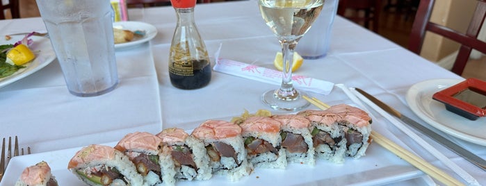 Redfish Seafood Grill is one of Sushi.