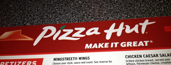 Pizza Hut is one of Lugares favoritos de Joe.