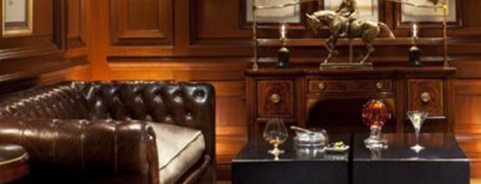 The Ritz-Carlton Santiago is one of Dicas de Santiago..
