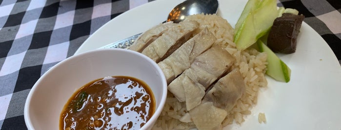 Heng Heng Chicken Rice is one of BKK_Food Stall, Street Food.