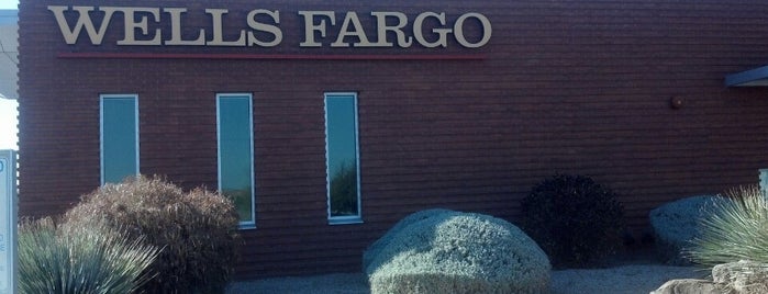 Wells Fargo is one of Tempat yang Disukai Christopher.