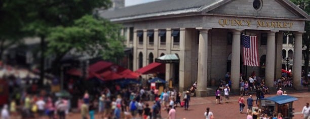 Quincy Market is one of Boston Bucket List.