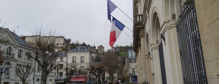 Place du Général De Gaulle is one of Loire.