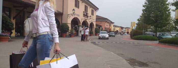 Franciacorta Outlet Village is one of Milano.