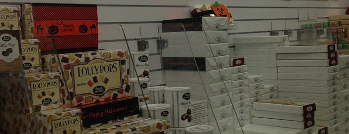 See's Candies is one of Lugares favoritos de Jason.
