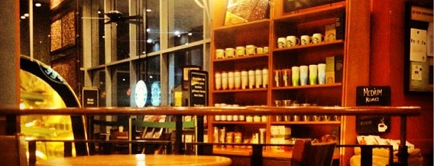 Starbucks is one of Tempat yang Disukai 𝐦𝐫𝐯𝐧.